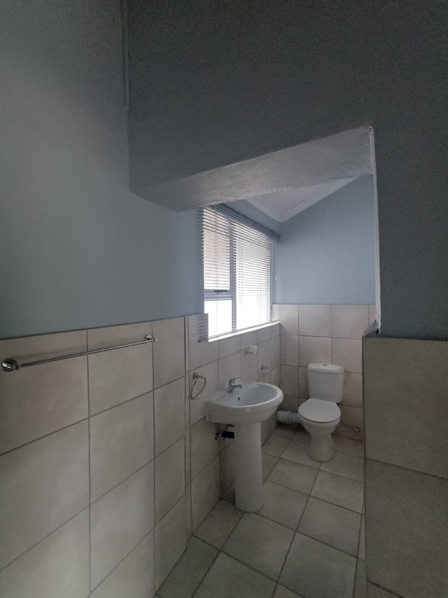 To Let 1 Bedroom Property for Rent in Queenstown Central Eastern Cape